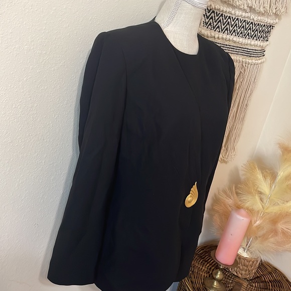 Vintage Kasper Blazer/ Black with Gold Hardware/ Size 8 - Picture 4 of 9